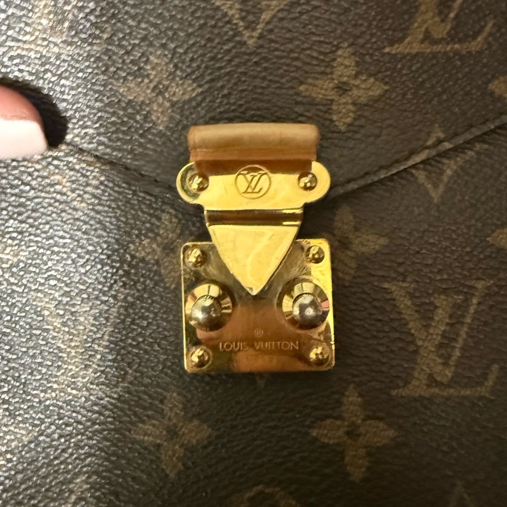 Louis Vuitton Monogram Metis Shoulder Bag - Picture 9 of 9